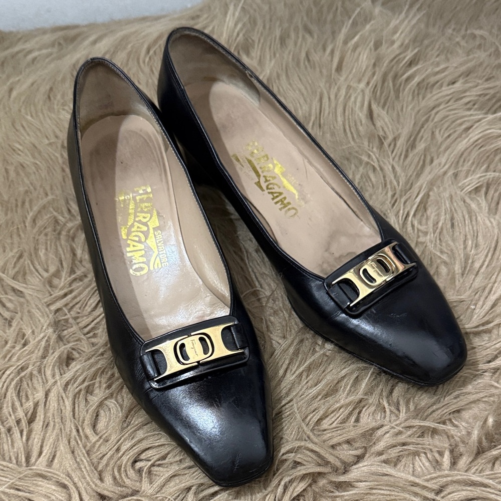 Salvatore Ferragamo Black Leather Pumps Women's Shoes size 8